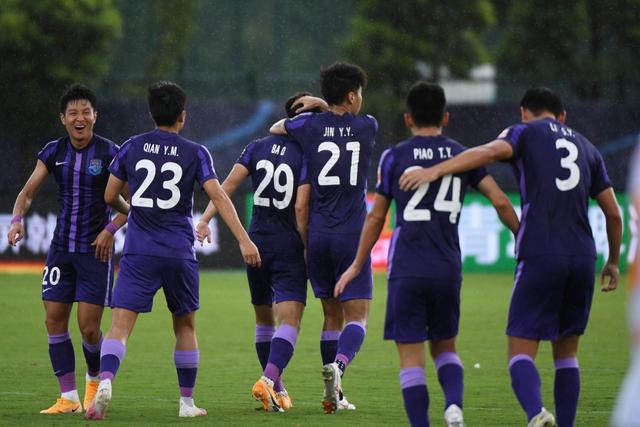 张镇麟34分赵继伟19+14 辽宁轻取广东总分1-0